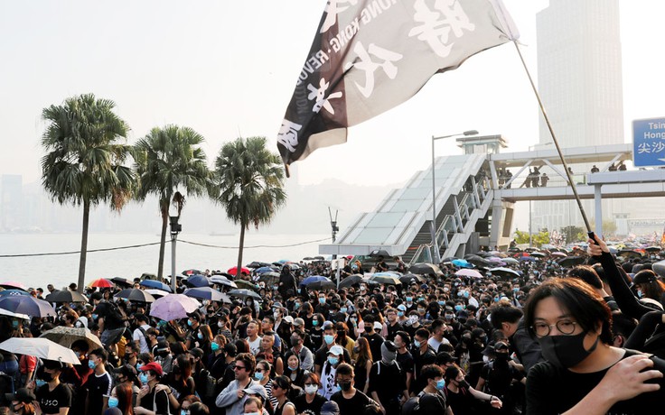 Hồng Kông tiếp tục biểu tình