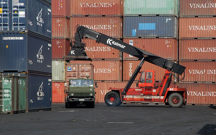 Cảng Cát Lái tồn đọng 1.500 container hàng quá cảnh