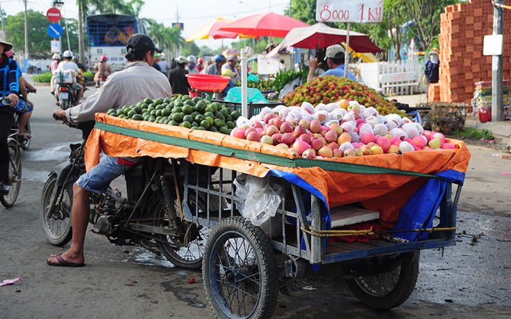 TP.HCM: Mâu thuẫn chỗ buôn bán, một người đàn ông bị vây chém trọng thương