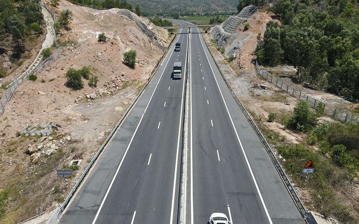 Cần xây dựng thêm 3.000 km cao tốc trong 5 năm tới