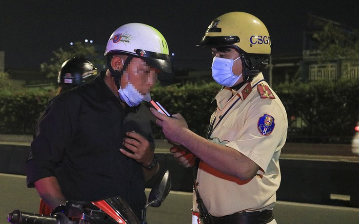 Thầy dạy lái xe vi phạm nồng độ cồn: ‘Tôi khuyên học sinh không rượu bia, tôi sai rồi'