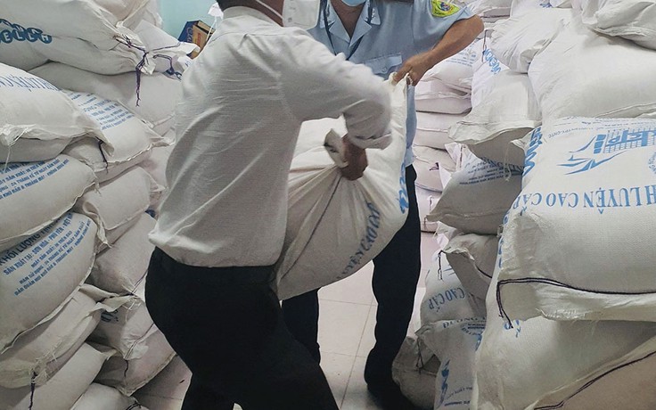 Diễn viên Mai Thanh Hà tặng 10 tấn gạo cho người nghèo bị phong tỏa