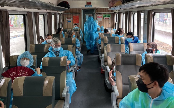 384 người Quảng Trị ở phía nam đầu tiên về quê bằng tàu hỏa
