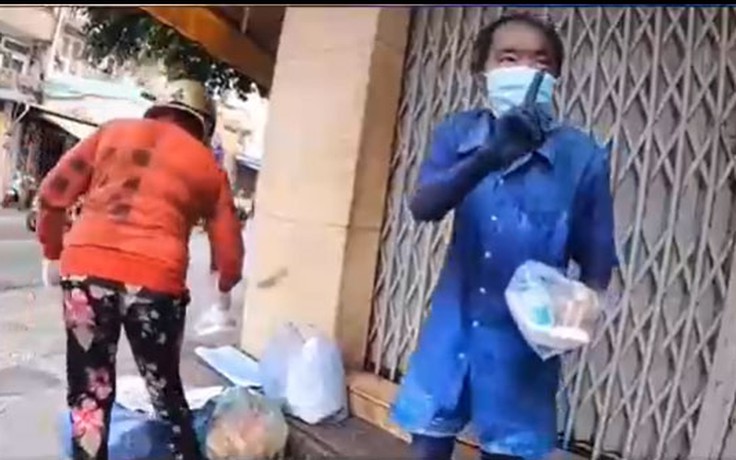 Cư dân mạng quan tâm: Được cho thêm hộp cơm, 'ông chú' gây xúc động