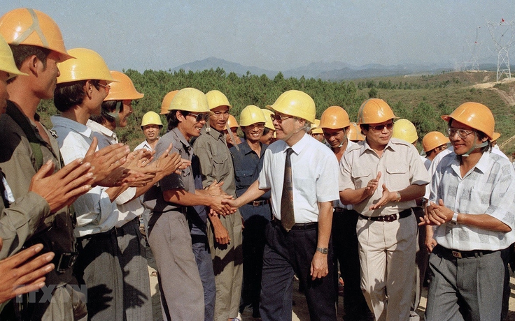 Võ Văn Kiệt - Người tiên phong: Lãnh đạo đất nước cải cách và hội nhập