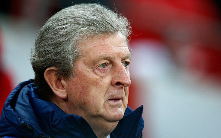 Tuyển Anh thua trên sân nhà, Hodgson trách trọng tài