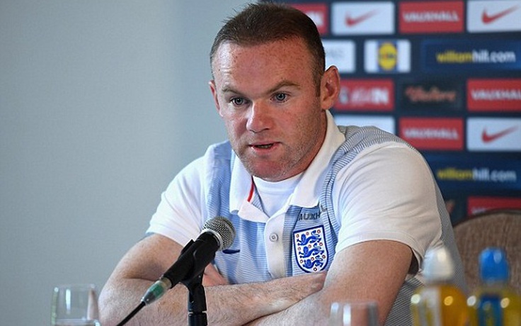 Rooney lần đầu nhận xét về Mourinho