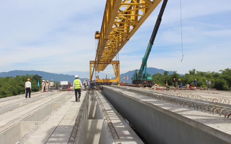 Hợp long cầu Quá Giáng và cầu Sông Yên