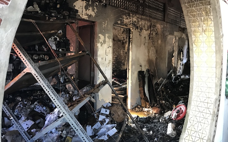 Cháy kho hàng thiết bị điện gửi nhờ trong chùa Chiêu Ứng