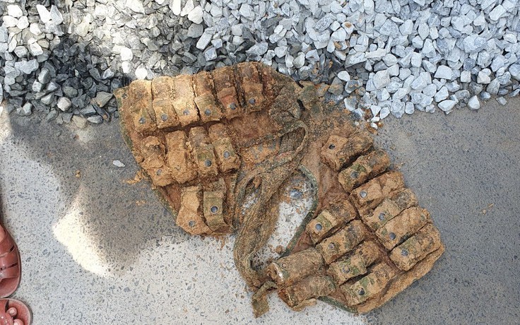 Đà Nẵng: Đào móng nhà, phát hiện 24 quả lựu đạn