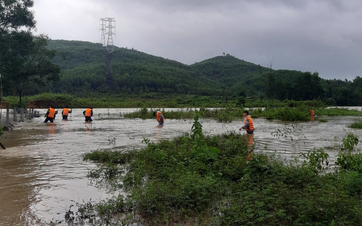 Đà Nẵng: Một người dân mất tích khi đi đánh cá trong lúc mưa lớn, lũ lên