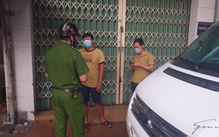 Đà Nẵng: Hai thợ xây đi dạo trong lúc phong tỏa, bị đề xuất phạt 15 triệu đồng