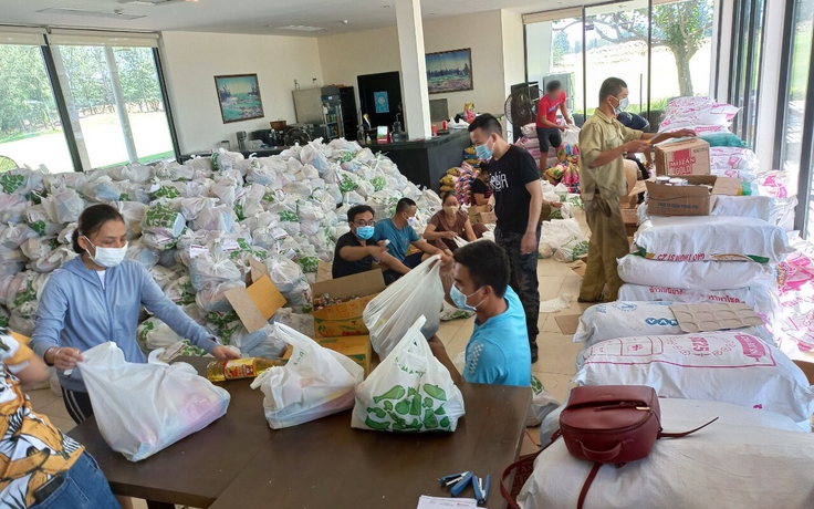 Đà Nẵng: 5.000 phần quà hỗ trợ trị giá 1 tỉ đồng đến tay người dân