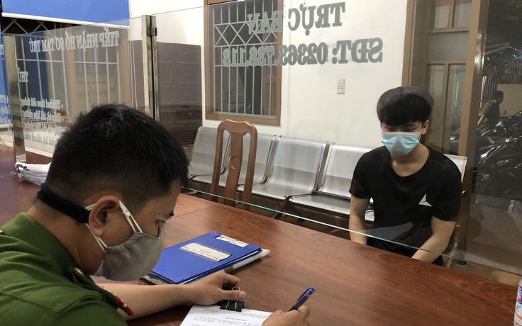 Đà Nẵng: Xử phạt 5 thanh niên ra đường mua mồi nhậu số tiền 37,5 triệu đồng