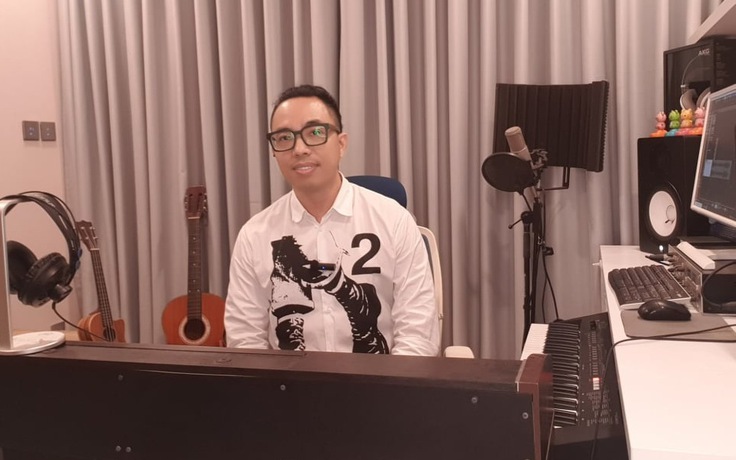 Nhạc sĩ Nguyễn Hồng Thuận lần đầu làm MC, chia sẻ bí kíp ghi hình tại gia