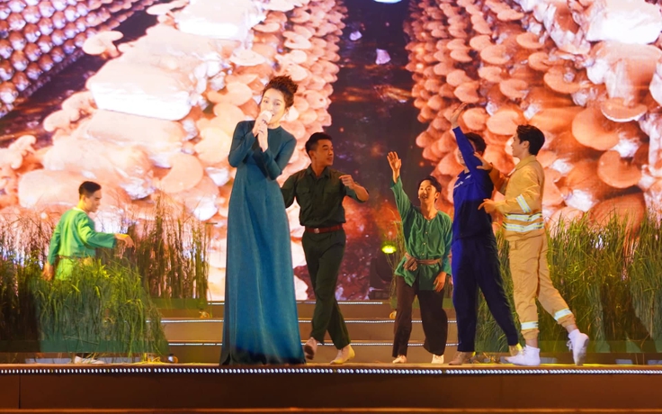 Hàng trăm nghệ sĩ biểu diễn phục vụ Tết Độc lập tại phố đi bộ Nguyễn Huệ