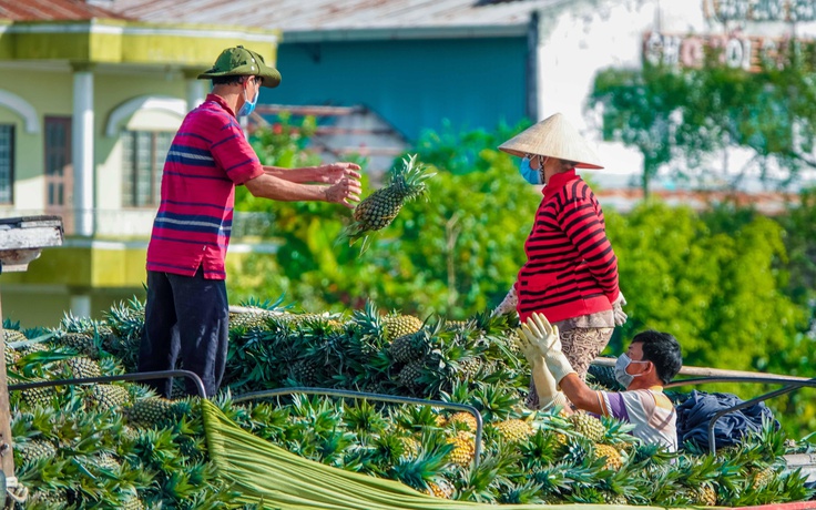 Biết ơn những chiếc ghe hàng