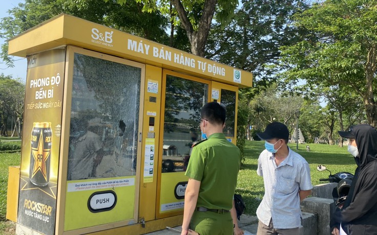 Công an vào cuộc tìm kẻ phá máy bán nước tự động tại công viên 3.2, TP.Huế