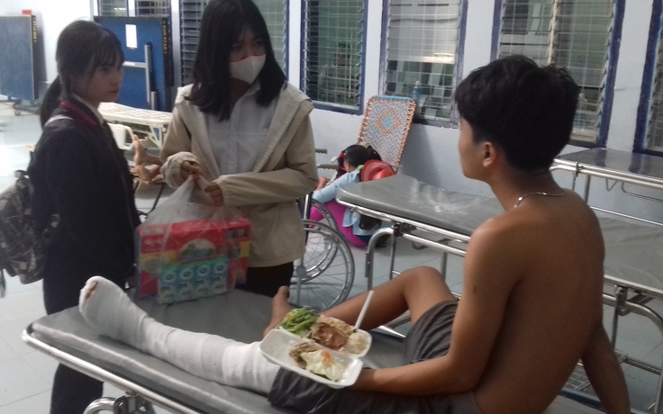 Một học sinh ở Kon Tum bị chém đứt gân chân