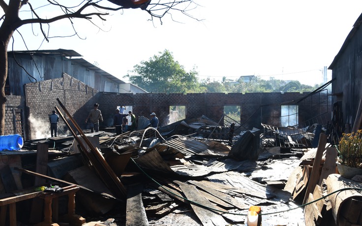 Kon Tum: Cháy xưởng gỗ ở làng nghề Hnor, thiệt hại hàng tỉ đồng