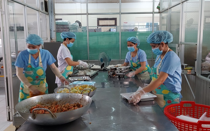 Hơn 10 năm chăm lo bữa ăn cho bệnh nhân nghèo ở Kon Tum