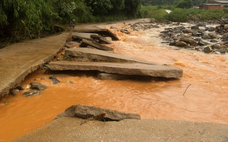 Kon Tum: Hàng trăm ha cây trồng ngập úng do bão số 4