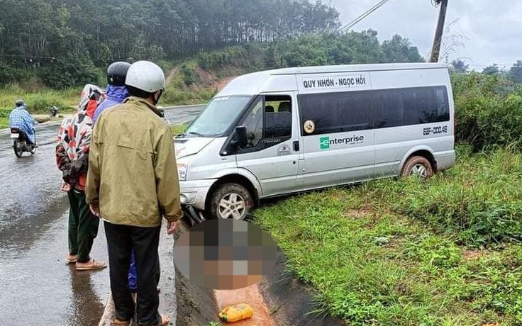 Kon Tum: Tai nạn giao thông, người đi xe máy tử vong dưới bánh xe khách