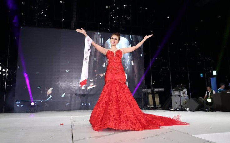 Nhờ giọng hát, Miko Lan Trinh giành giải Người đẹp tài năng