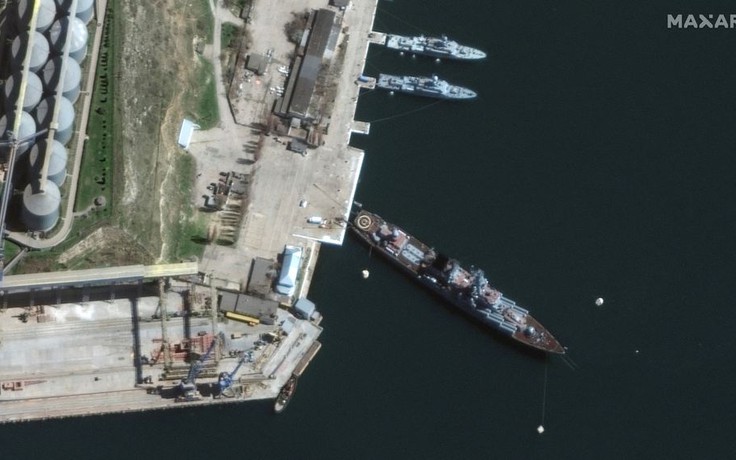 Chiến sự Ukraine tới trưa 14.4: Nổ trên soái hạm Nga, Mỹ viện trợ Ukraine thêm 800 triệu USD vũ khí