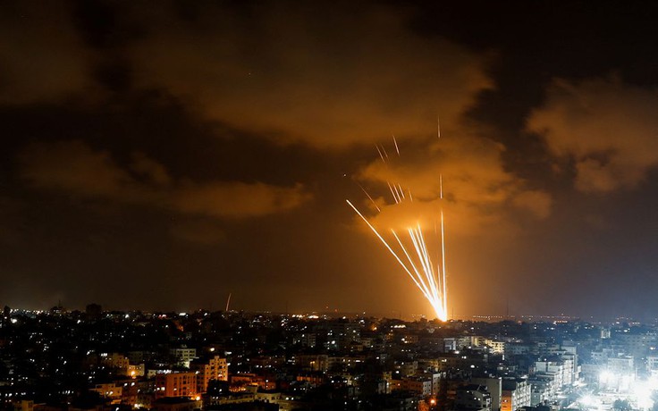 Israel và dải Gaza bắn tên lửa trả đũa qua lại, nguy cơ bùng nổ xung đột