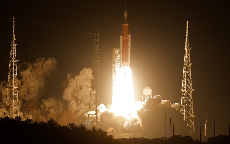 Mỹ phóng tàu vũ trụ khởi đầu sứ mệnh đưa con người quay lại mặt trăng