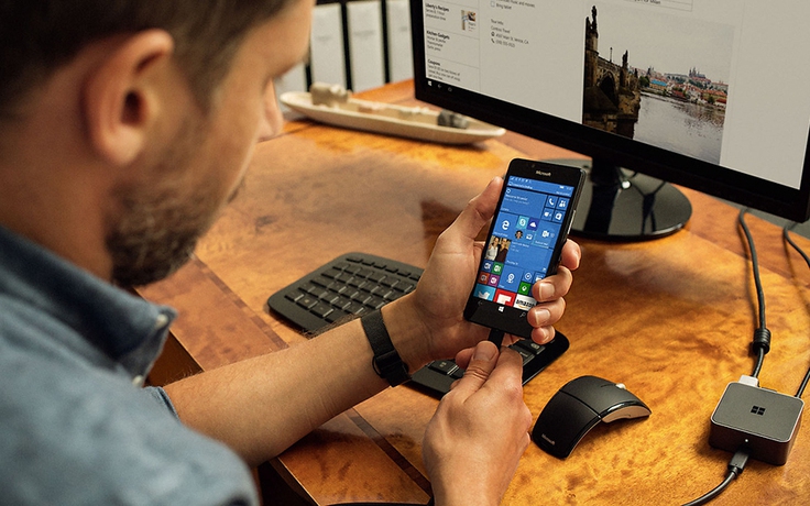 Microsoft mang Continuum đến smartphone tầm trung