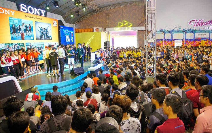 Giới công nghệ Việt trải nghiệm thực tế ảo tại Sony Show 2016
