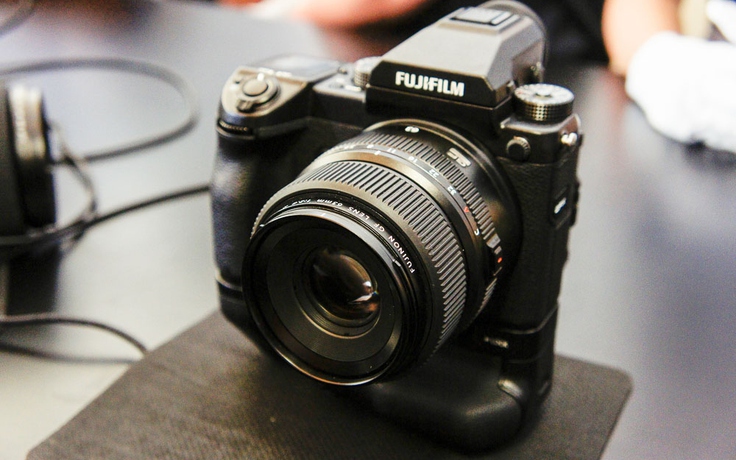 Fujifilm trình làng máy ảnh GFX 50S dùng cảm biến Medium Format
