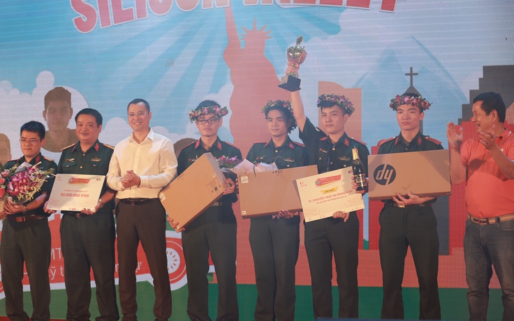 MTA Racer vô địch cuộc thi 'đua xe không người lái' đầu tiên tại Việt Nam