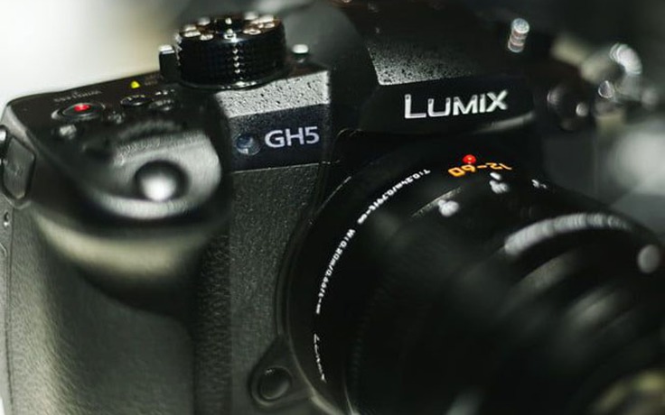 Panasonic GH5 đã có thể quay video 6K với màn hình rộng