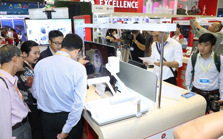 Khai mạc triển lãm giải pháp công nghệ số Vietnam ICT Comm 2018