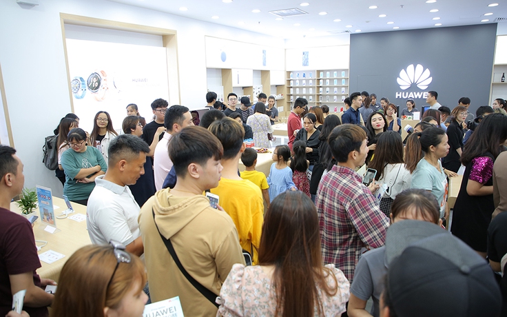 Huawei Việt Nam 'thay tướng', mở thêm cửa hàng trải nghiệm