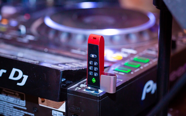 Ra mắt mẫu USB 'siêu bảo mật' dành cho giới DJ