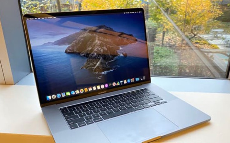 Apple thừa nhận MacBook Pro 13 inch gặp sự cố dễ tắt máy