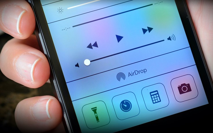 Lỗ hổng mới của iOS cho phép 'đóng băng' iPhone và iPad qua AirDrop