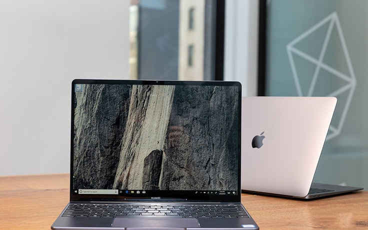 Huawei MateBook 13 'so găng' MacBook Air 2020