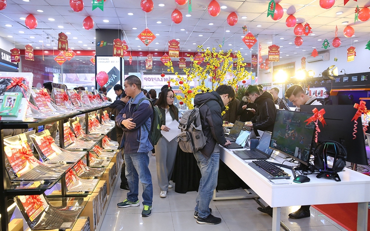 FPT Shop tăng trưởng mạnh trên thị trường bán lẻ laptop