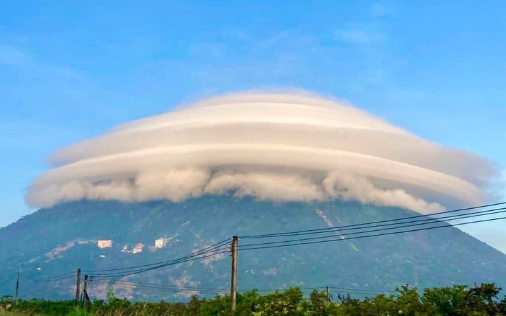 Hình ảnh mây vòm đỉnh núi Bà Đen 'gây bão' mạng từ đâu mà có?