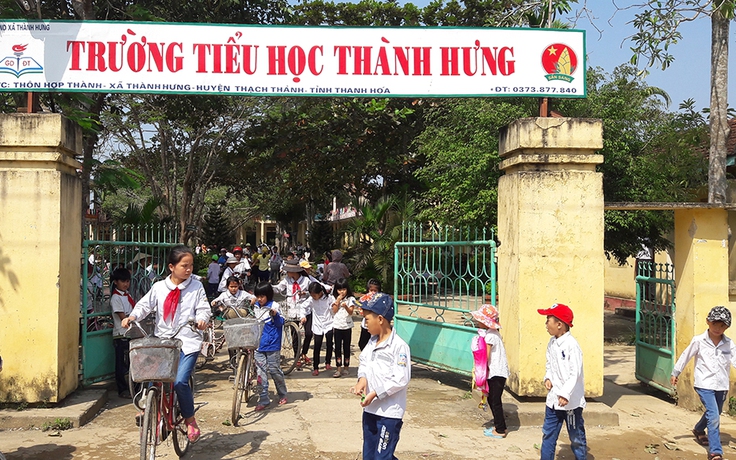 Học sinh bị buộc nghỉ học để phản đối xây cột phát sóng đã đến trường