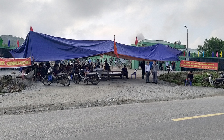 Người dân Hà Tĩnh đã bỏ rào chặn cổng nhà máy rác sau buổi đối thoại