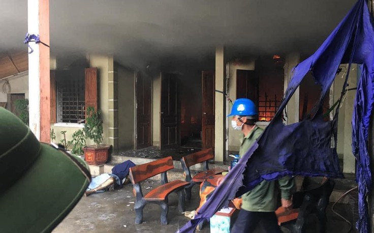 Hà Tĩnh: Người đàn ông 62 tuổi mua xăng về nhà châm lửa tự thiêu