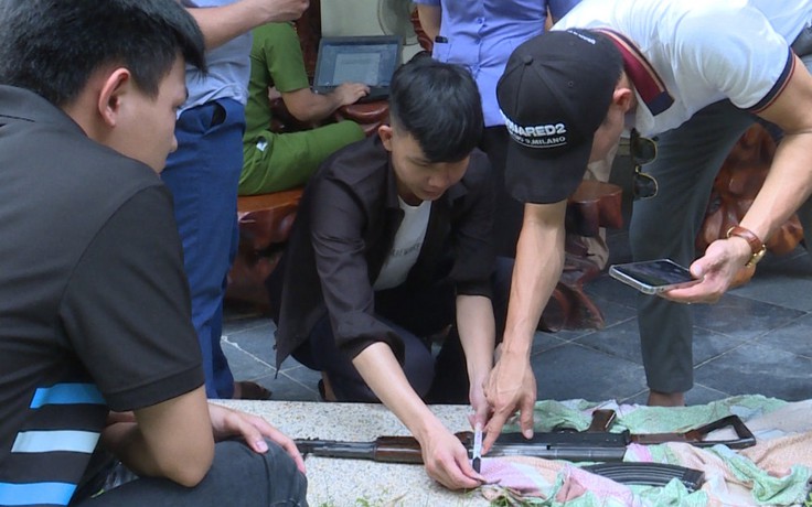 Hà Tĩnh: Khởi tố 2 giám đốc doanh nghiệp dùng súng quân dụng dọa bắn nhau
