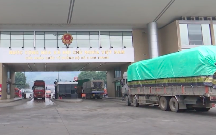 Lào Cai tạm dừng tiếp nhận xe chở trái cây tươi xuất khẩu Trung Quốc
