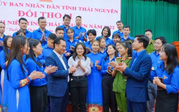 Chủ tịch tỉnh Thái Nguyên ‘đặt hàng’ thanh niên hỗ trợ người dân chuyển đổi số